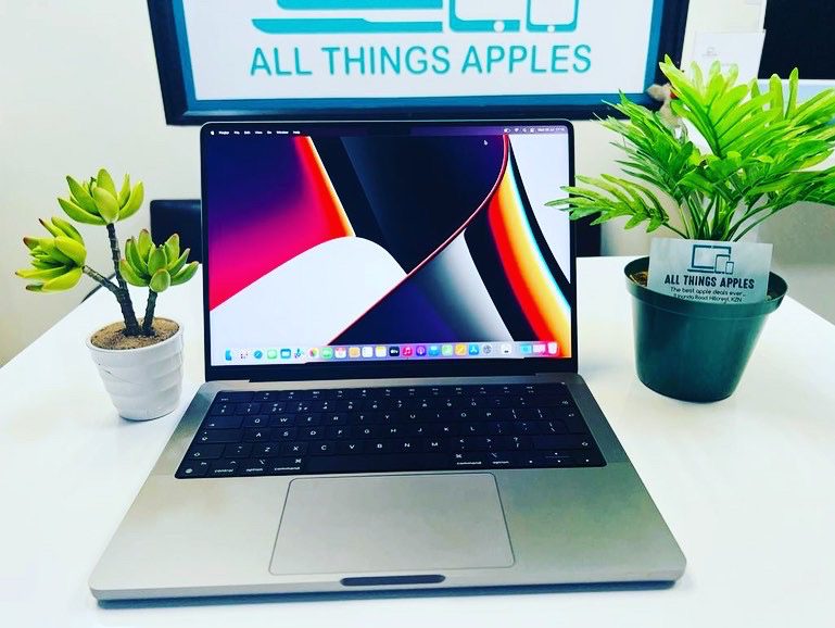 2021 Apple MacBook Pro 14-inch M1 Pro 8‑Core CPU and 14‑Core GPU