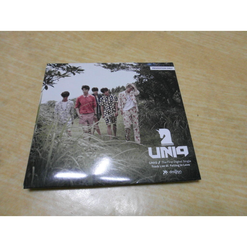 レア】UNIQ fall in love CD サイン入り レア】UNIQ fall in love CD