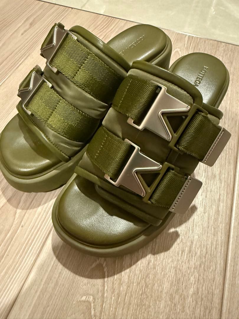 【美品】ボッテガヴェネタ フラッシュサンダル 38サイズ カーキ Bottega 美品/22SS BOTTEGA VENETA ボッテガヴェネタ フラッシュ サンダル