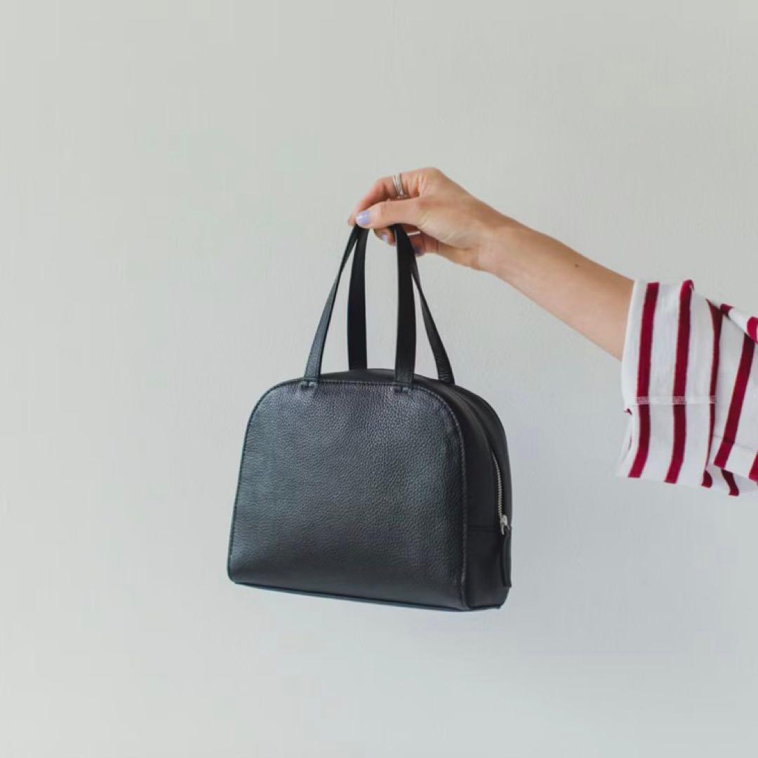 【大人気】美品　「装いを、ちょっと特別に」レザーのミニハンドバッグ / ボストン 装いを、ちょっと特別に」レザーのミニハンドバッグ / ボストン - 北欧